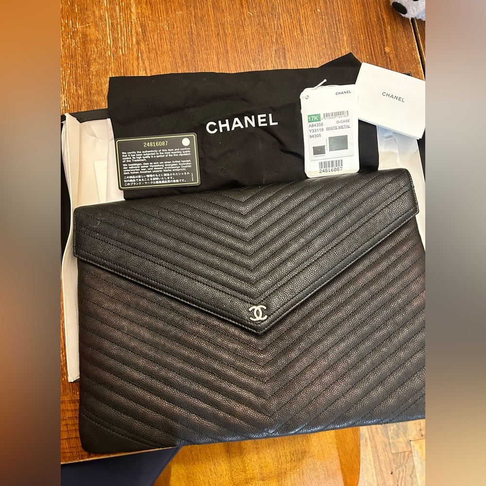 Chanel clutch